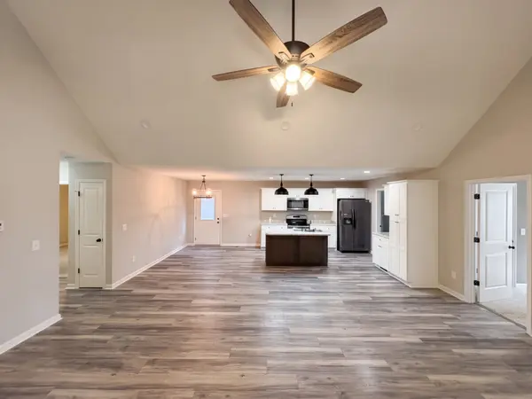 2704 Brent Cir, Cornersville, TN 37047