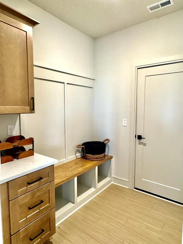 866 N Main, Goddard, KS 67052