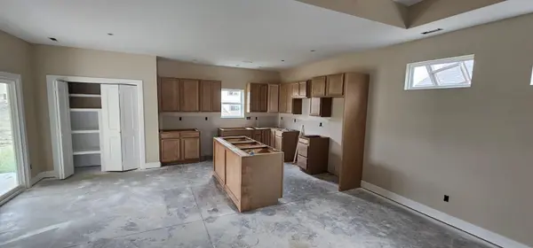 8962 E Joshua St, Bel Aire, KS 67226