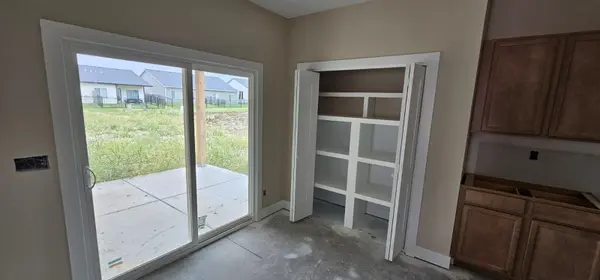 8962 E Joshua St, Bel Aire, KS 67226