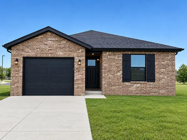 414 N Cherokee TRL, Clever, MO 65631