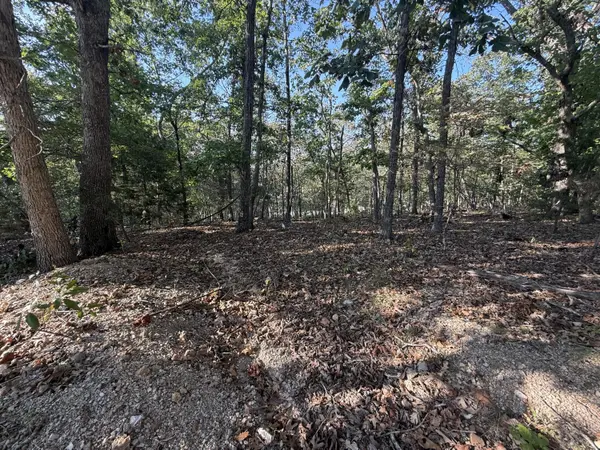 7 Columbine RD, Lake Ozark, MO 65049