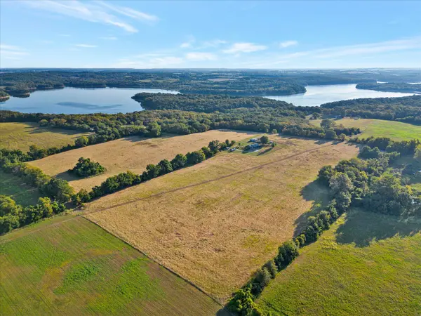 003 S 20th RD, Aldrich, MO 65601