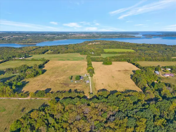 001 S 20th RD, Aldrich, MO 65601