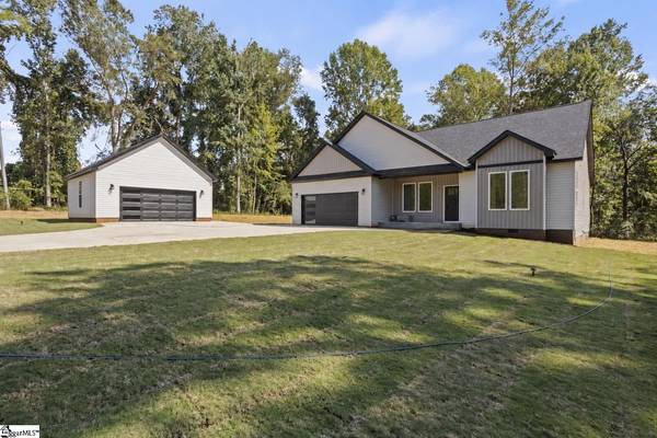 171 Easy ST, Wellford, SC 29385