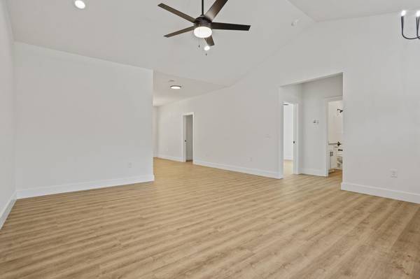 171 Easy ST, Wellford, SC 29385