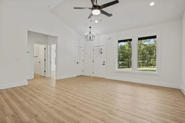 171 Easy ST, Wellford, SC 29385