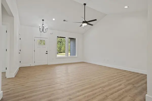 171 Easy ST, Wellford, SC 29385