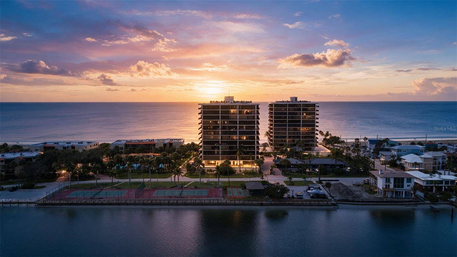 7600 BAYSHORE DR #208, Treasure Island