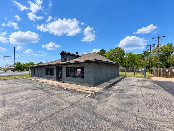 4117 W Marshall Avenue, Longview, TX 75604