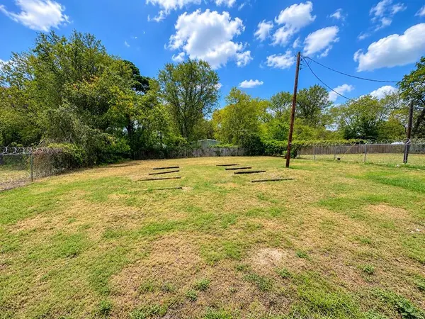 4117 W Marshall Avenue, Longview, TX 75604
