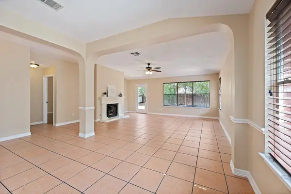 1208 Lochaline LOOP, Pflugerville, TX 78660