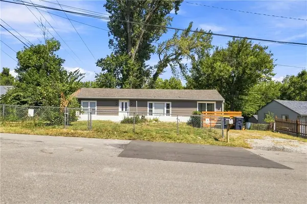 8804 E 47th ST, Kansas City, MO 64129