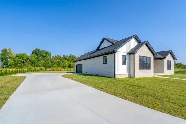 9015 Walter Tell LN, Tell City, IN 47586