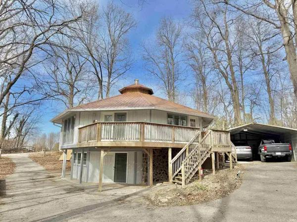 50 Woodlawn Village DR, Mitchell, IN 47446