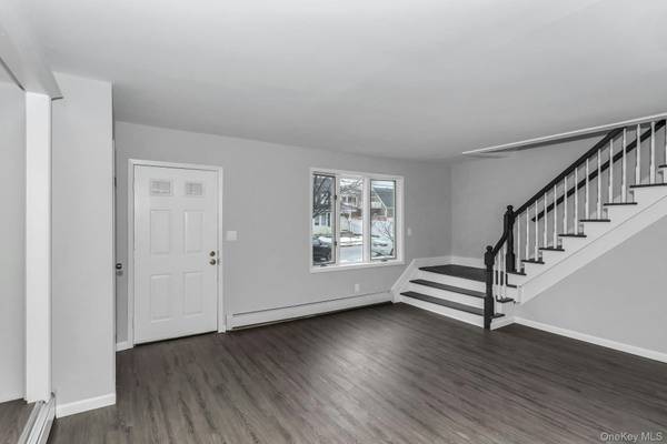 11 Merton AVE, Lynbrook, NY 11563