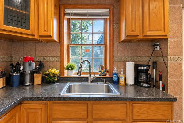 145 Arlington AVE, Valley Stream, NY 11580