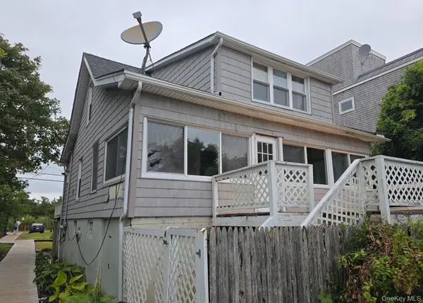 54 Oak Beach RD, Oak Beach, NY 11702