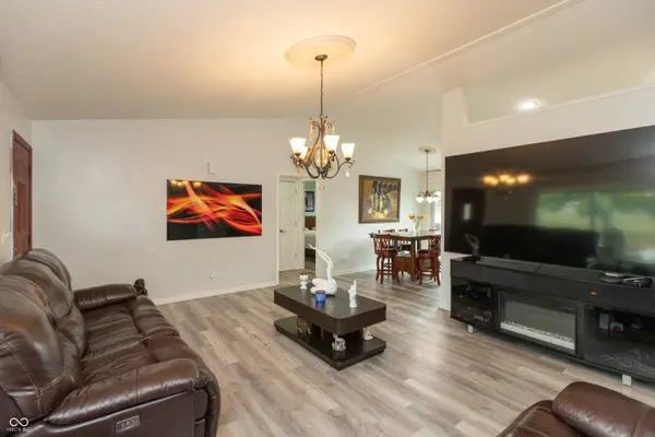 1018 Dunbar DR, Seymour, IN 47274