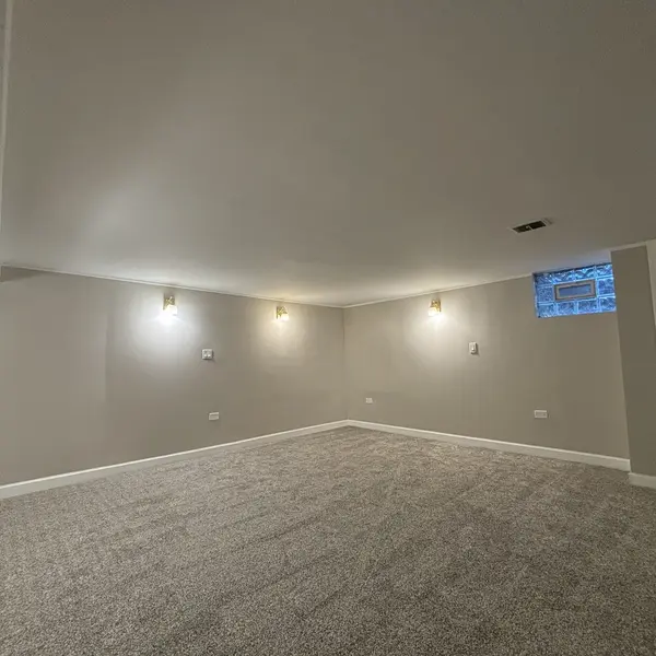 2500 W Birchwood AVE #A, Chicago, IL 60645