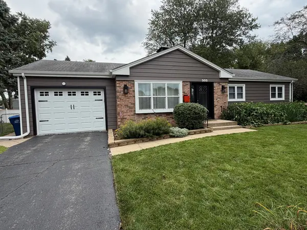 303 Lee CT, Crystal Lake, IL 60014