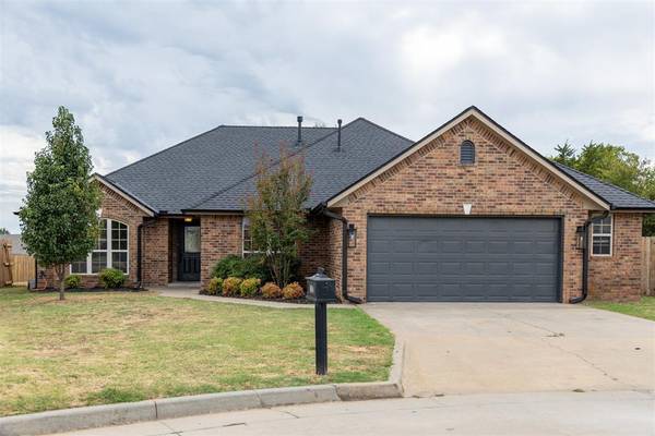 2505 Sutton CT, Shawnee, OK 74804