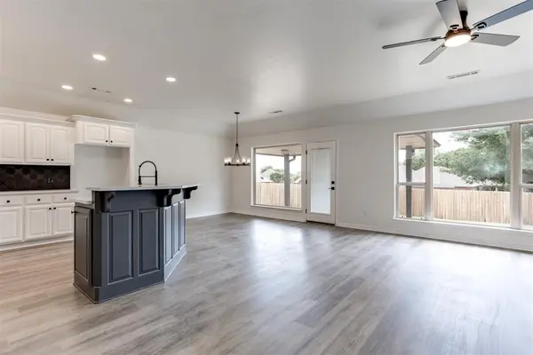 2505 Sutton CT, Shawnee, OK 74804