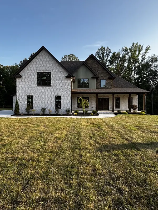 1300 Reda Dr, Clarksville, TN 37042