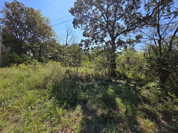 000 E Abbott RD, Schell City, MO 64783