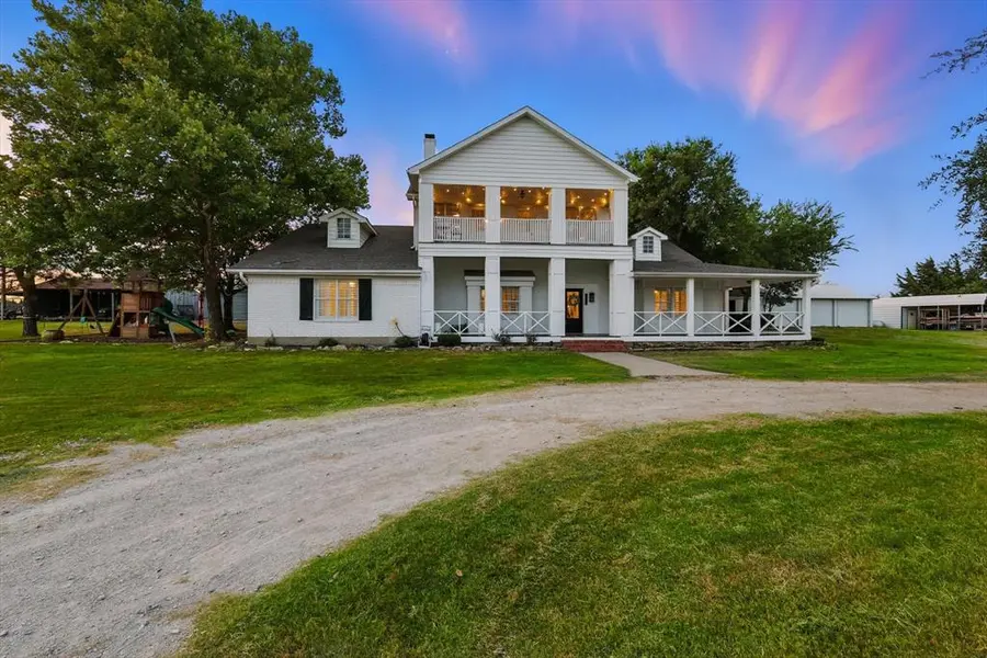185 Quail Run Court, Decatur, TX 76234