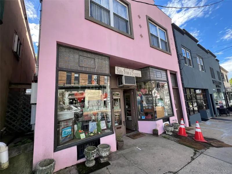 302 Main ST, Port Washington, NY 11050