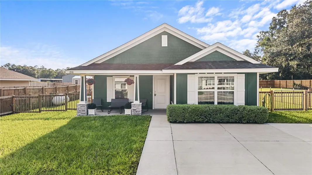 1981 N ROBERTS TRL, Bell, FL 32619