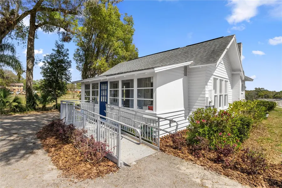401 N DIXIE AVE, Fruitland Park, FL 34731