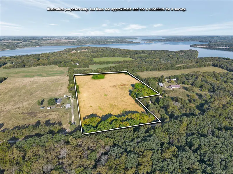 002 S 20th RD, Aldrich, MO 65601