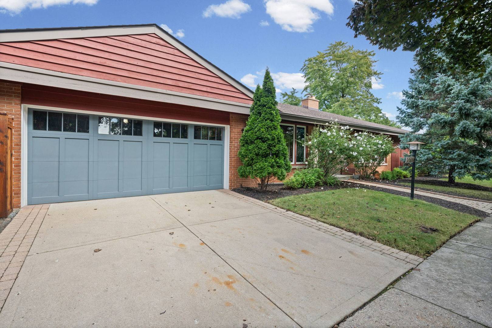 9400 Kilbourn AVE, Skokie, IL 60076