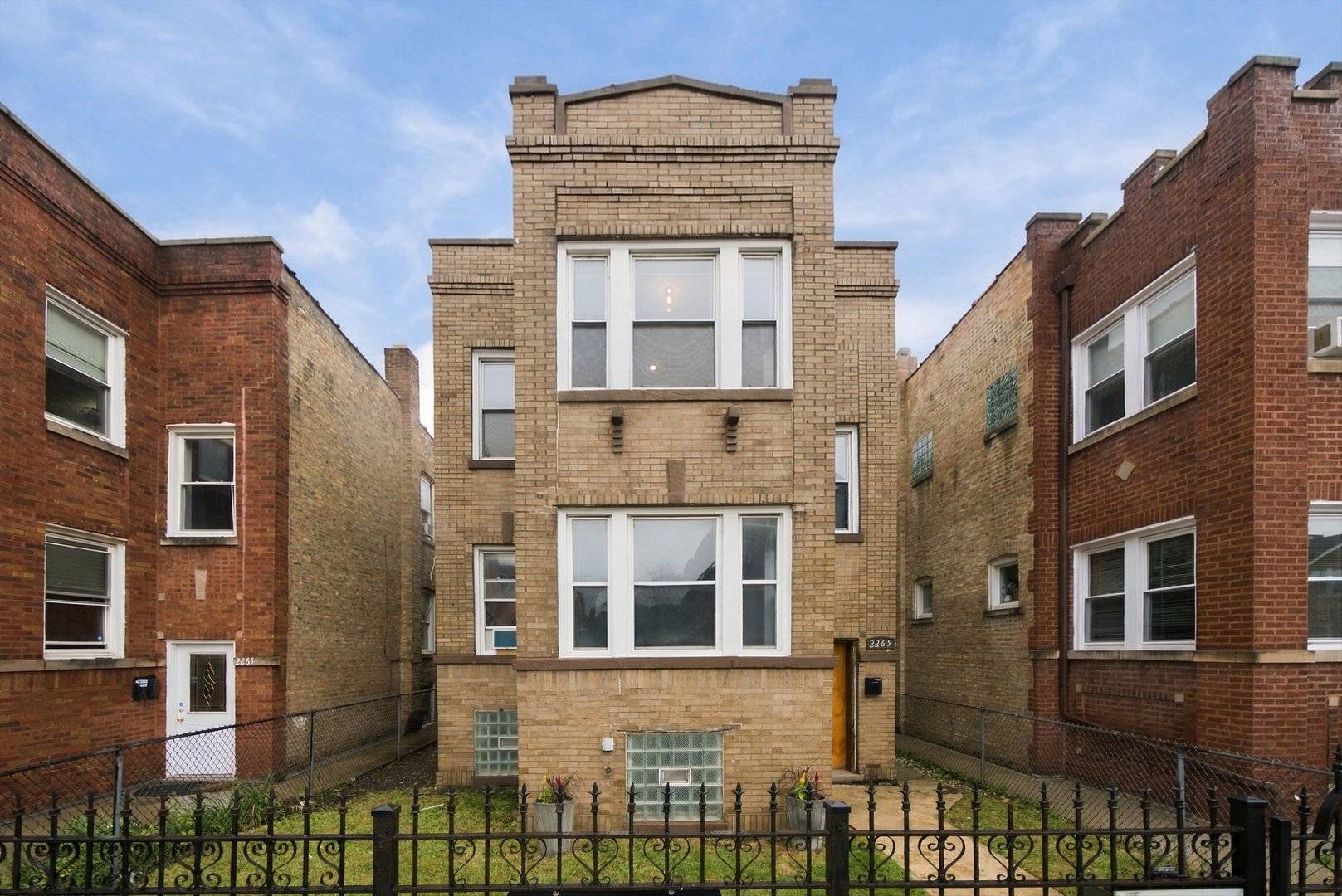 2265 W Diversey AVE, Chicago, IL 60647