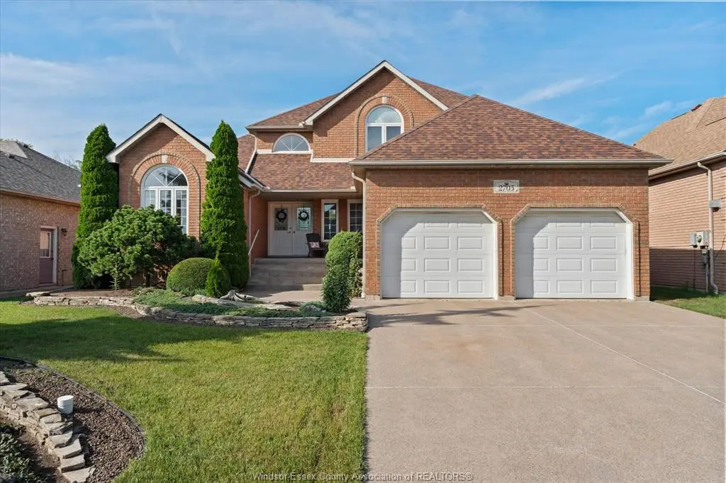 2705 LOMBARDY Crescent, Lasalle, ON N9H 2L7