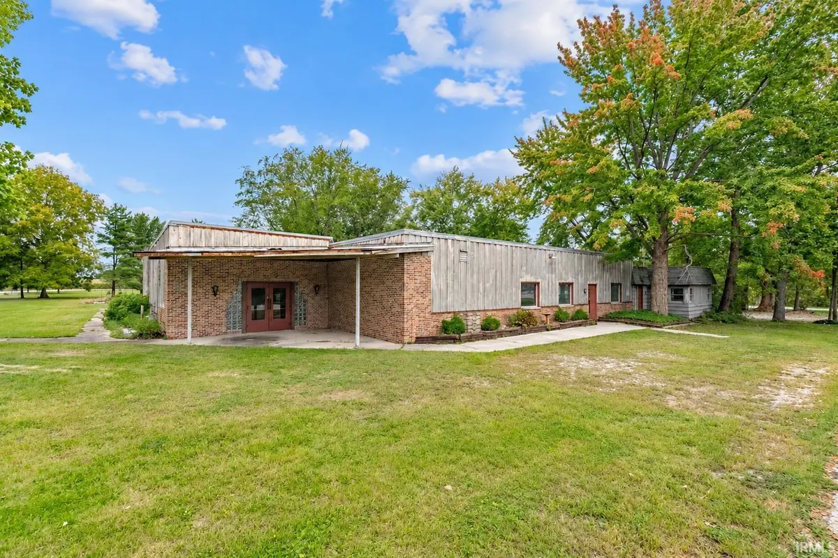 310 W Edgewood DR, Warsaw, IN 46582-6714
