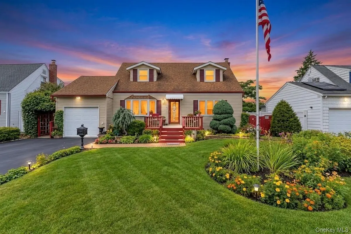 150 W 19th ST, Deer Park, NY 11729