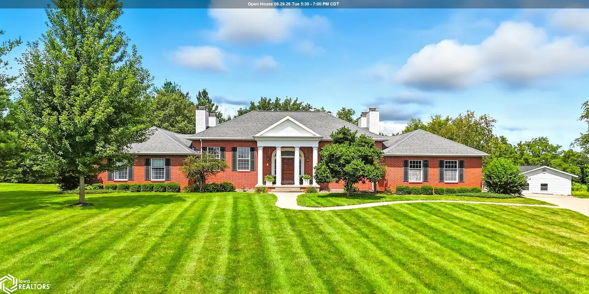 2336 Sunrise CIR, Mount Pleasant, IA 52641
