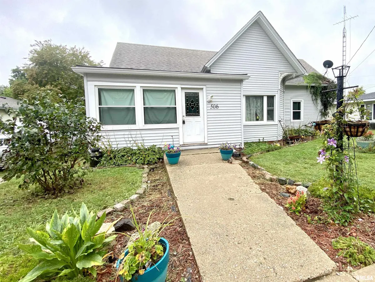 506 W MADISON ST, Athens, IL 61613
