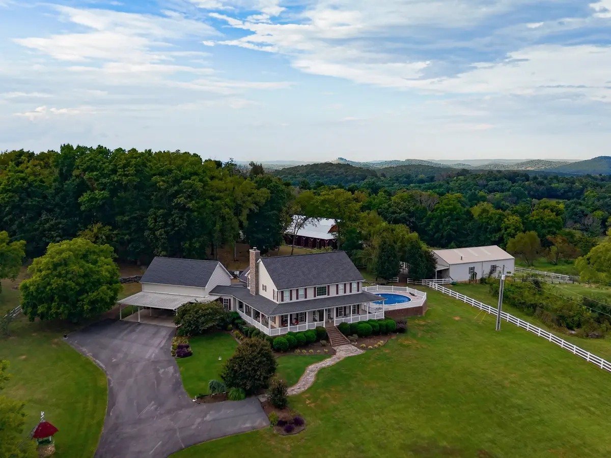 10663 Bradyville Pike, Readyville, TN 37149