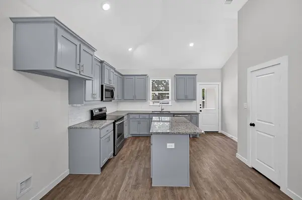 610 E Texas Street, Denison, TX 75021