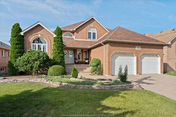 2705 LOMBARDY Crescent, Lasalle, ON N9H 2L7