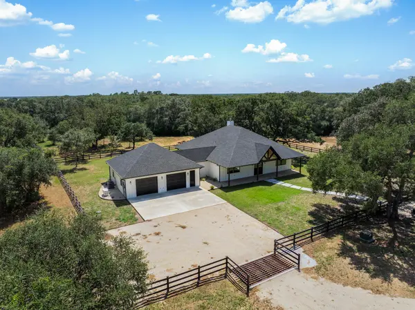 1109 County Road 157, Columbus, TX 78934