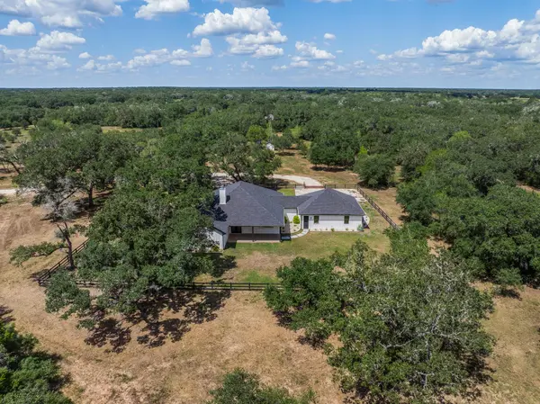 1109 County Road 157, Columbus, TX 78934