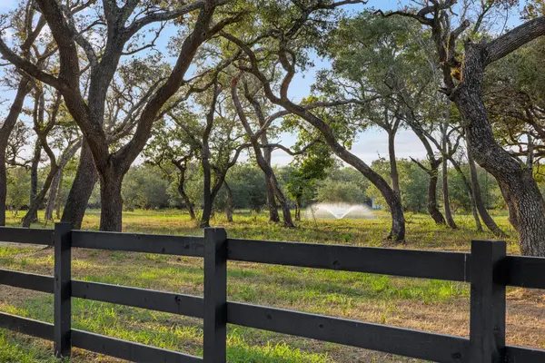 1109 County Road 157, Columbus, TX 78934