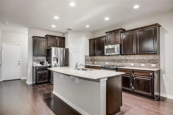 10120 Wading Pool PATH, Austin, TX 78748