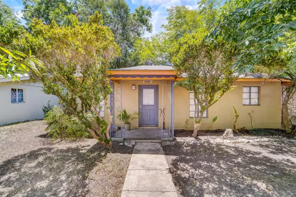1064 Sycamore ST, San Marcos, TX 78666