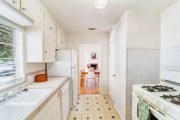 1064 Sycamore ST, San Marcos, TX 78666